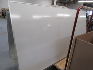 lot 16 image: LARGE WALL MOUNT WHITE BOARD