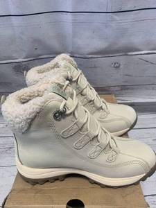 lot 10 image: Womens Timberland Canard (HARD TO FIND) Boots $139 retail