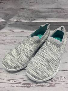 lot 20 image: Skechers You Zen Womens Size 11 Shoe $59 retail