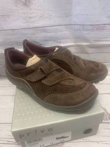 lot 27 image: Privo by Clarks Size 6 Waterfall Shoes $55 retail