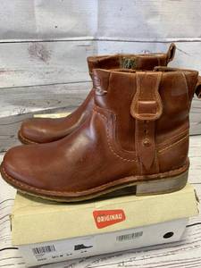lot 33 image: Mens Clarks Stoten Boots Size 10.5   $169 Retail