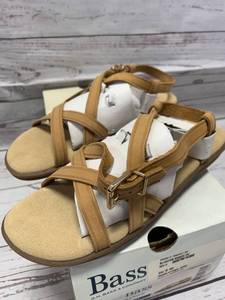 lot 38 image: Bass Margie Size 6 Sandals $49 retail