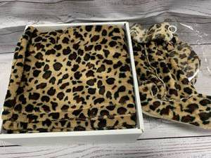 lot 43 image: New Soft Cheetah Blanket & Booties $29 retail