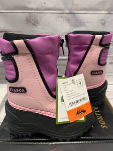 lot 44 image: Itaska Snow Stomper Kids Size 9 Boots $49 retail