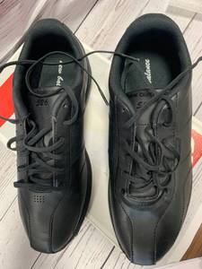 lot 54 image: New Balance 526 Mens Size 9 Training Shoes $79 retail