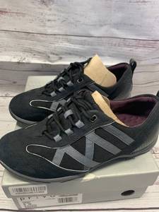 lot 88 image: Privo by Clarks Size 6 Sauvin Sporty Shoe $48 retail