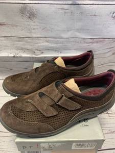 lot 89 image: Privo by Clarks Size 8.5 Waterfall Shoes $55 retail