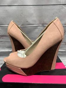 lot 7 image: Womens Andie Size 7.5 Pumps $64 retail