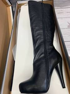 lot 94 image: Michael Antonio Size 5.5 Black Halpern Boots $129 retail