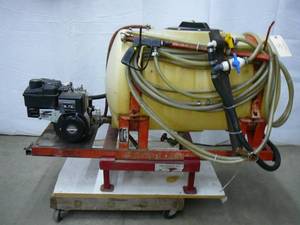 lot 26 image: Sprayer with motor & Pump