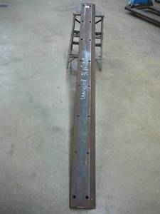 lot 13 image: Cutting Edge