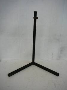 lot 17 image: Snowmobile Stand