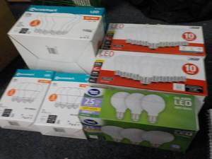 lot 13 image: lot of light bulbs...
