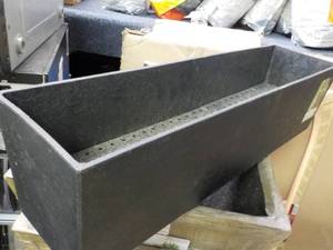 lot 69 image: 1 Tierra Verde self-watering plante...