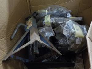 lot 86 image: pallet lot includes John Deere part...