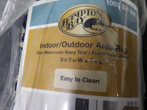 lot 98 image: Hampton Bay indooroutdoor area rug...