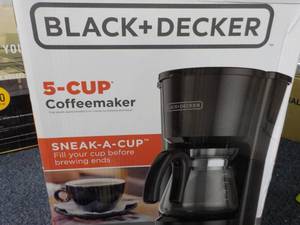 lot 127 image: Black and Decker 5 cup coffee maker...