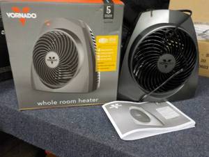 lot 131 image: Vornado whole room heater...