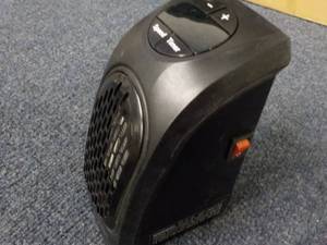 lot 136 image: Handy Heater Model SCH-100...