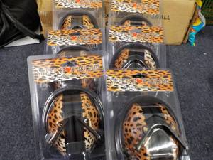 lot 143 image: lot of 6 Sweet Shot headphones...