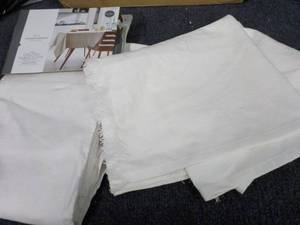 lot 151 image: Threshold linen oblong tablecloth 6...