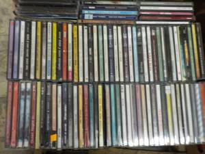 lot 197 image: tray of 90 CDs...