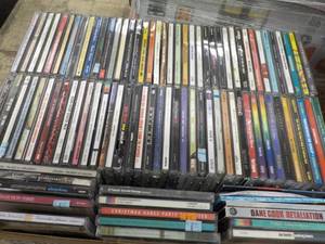 lot 198 image: tray of 90 CDs...