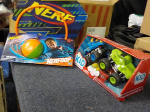 lot 202 image: Nerfoop and Monster Truck play set...