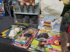 lot 209 image: Brave Triplets, unicorn, paint kit,...