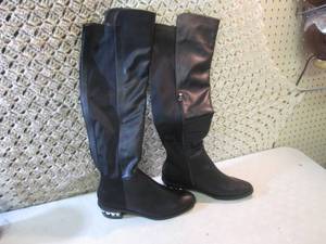 lot 17 image: Catherine Ladies Knee High Boots Si...