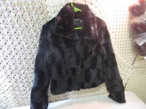 lot 33 image: Girls Black Ambiance Fur Coat Size ...