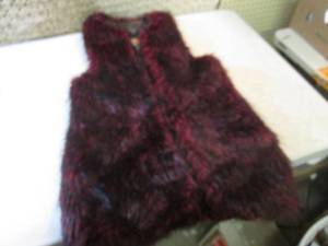 lot 35 image: Ladies Karen Kane Fur Long Vest Siz...
