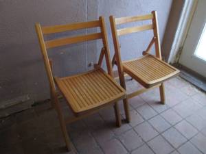 lot 39 image: Pair of Wood Folding Chairs  RMDR...