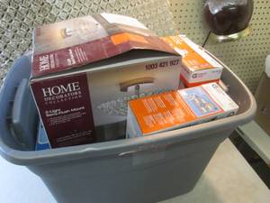 lot 75 image: Lot of Assorted Light Fixtures  EW6...