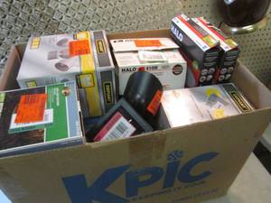 lot 76 image: Lot of Assorted Light Fixtures  EW3...
