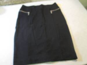 lot 83 image: Ladies Michael Kors Black Skirt Siz...