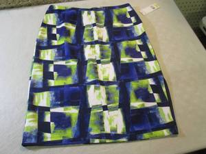 lot 86 image: Ladies Relativity Skirt Size Medium...