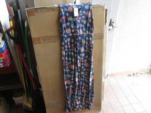 lot 90 image: Ladies Lucky Brand Pull-Over Long D...