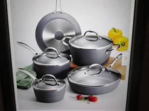 lot 114 image: Gourmet 9-Piece Slate Gray Inductio...
