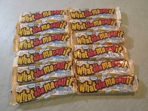 lot 197 image: 12 Whatchamacallit Candy Bars Best ...