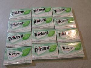lot 198 image: 12 Packs of Purely Trident Spearmin...