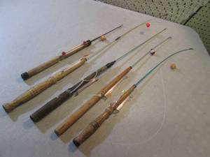 lot 221 image: Lot of 5 Wood Handle Ice Fishing Ro...