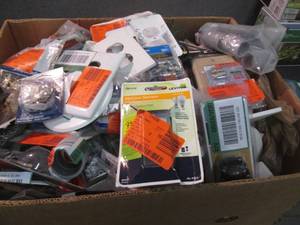 Large Lot of Assorted Small Electri...