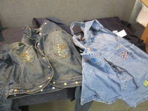 Box of Ladies Small Denim Items & O...