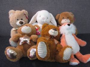 6 NWT Medium Plush Animals Z4...