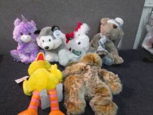 6 NWT Medium Plush Animals Z4...