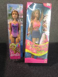 2 Barbie Dolls V2...