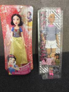 2 Barbie, Cinderella Dolls V3...