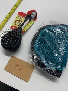 Very nice Pet brush and pet Wash mat