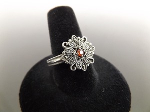 .925 Sterling Silver Art Nouveau Garnet Center Stone Ring Size 9